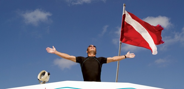 Go_Pro_CAY07_1136_TS_KingWorld_LG